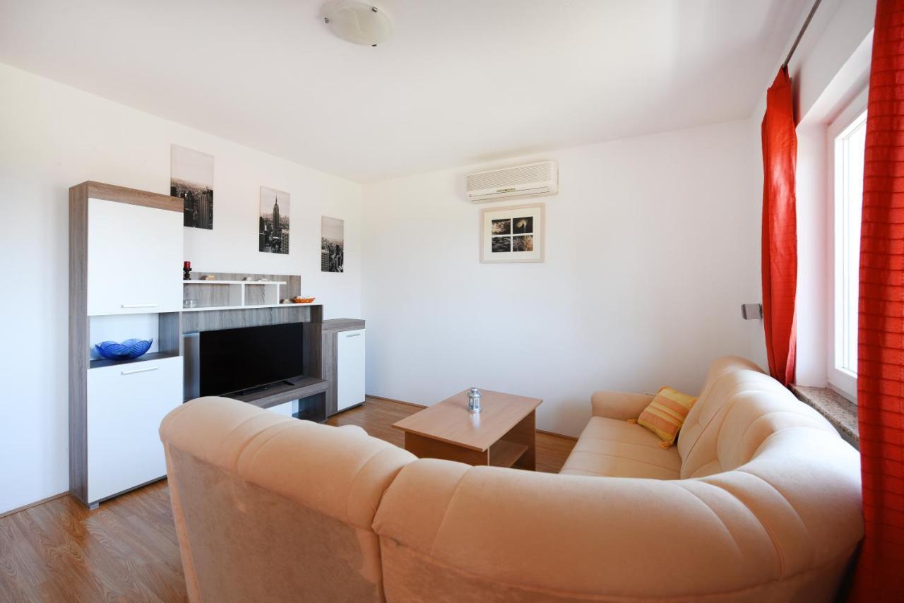 Apartments Sime Petrcane Exterior photo